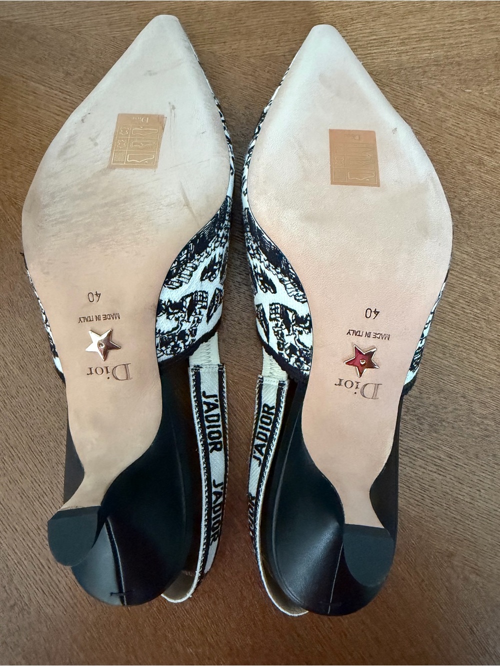 Dior Black & White Printed Pointed Slingback Pumps - Picture 12 of 16